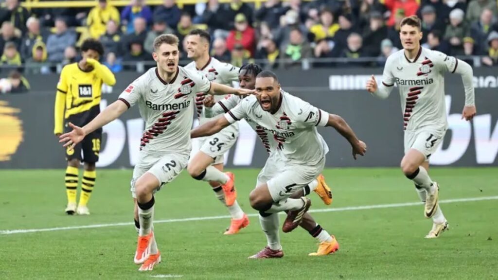 Stanisic's Late Equalizer Extends Bayer Leverkusen Unbeaten Streak | Bundesliga